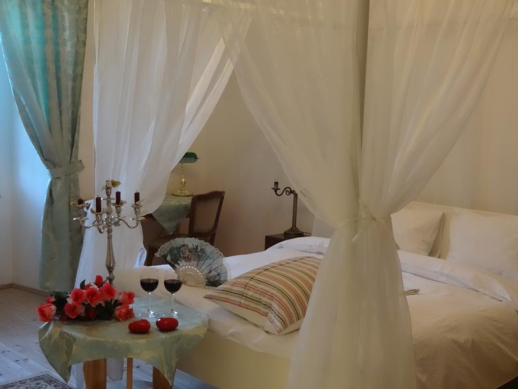 Kastiel Biela Dama A Cierny Rytier Hotell Krompachy Rom bilde