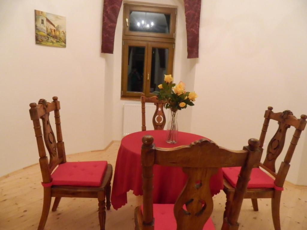 Kastiel Biela Dama A Cierny Rytier Hotell Krompachy Rom bilde